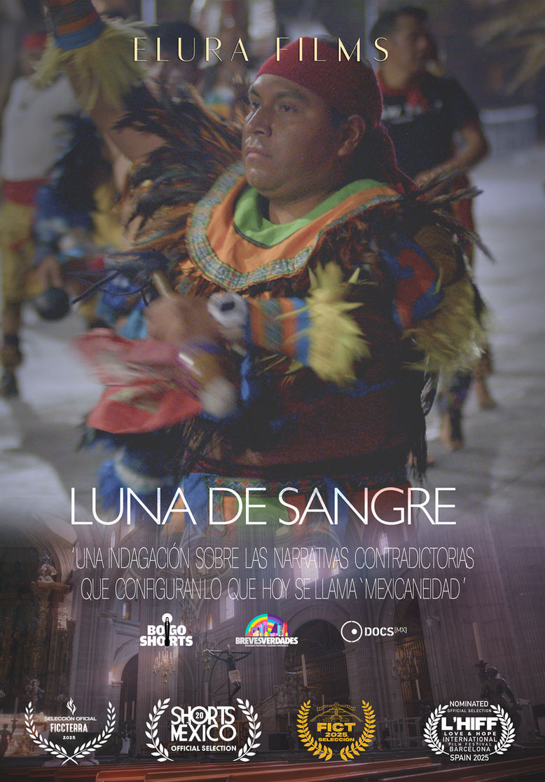 Durante el eclipse de Luna de Sangre, Carlos Soto cuestiona en modo poético su identidad mexicana a partir de sus propias raíces y los problemas actuales de la ciudad, empatadas a las de un danzante contemporáneo; Ozelotzin, quien a través de su danza, reza a los dioses mexicas para restaurar el equilibrio entre la luz y la oscuridad. Entre el caos de la metrópoli moderna y las memorias de un pasado enterrado, la película teje una reflexión sobre identidad, resistencia y la búsqueda de un lugar en un mundo que olvida sus raíces. En el año que marca los 700 años de la fundación de México-Tenochtitlan, Luna de Sangre es un poema visual que conecta el espíritu ancestral con la esperanza de un nuevo futuro.