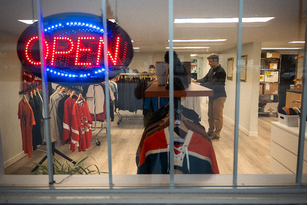 vhsport-people-open-genelle-shop-ben