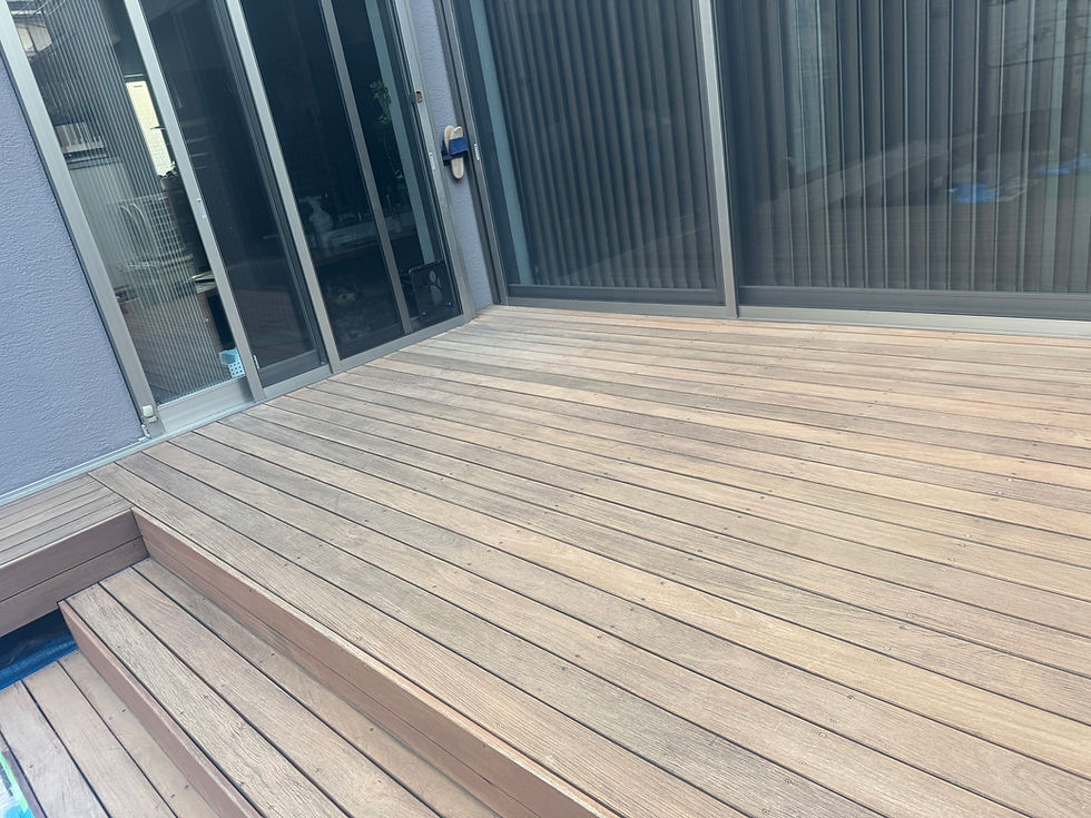 塗装前のウッドデッキ