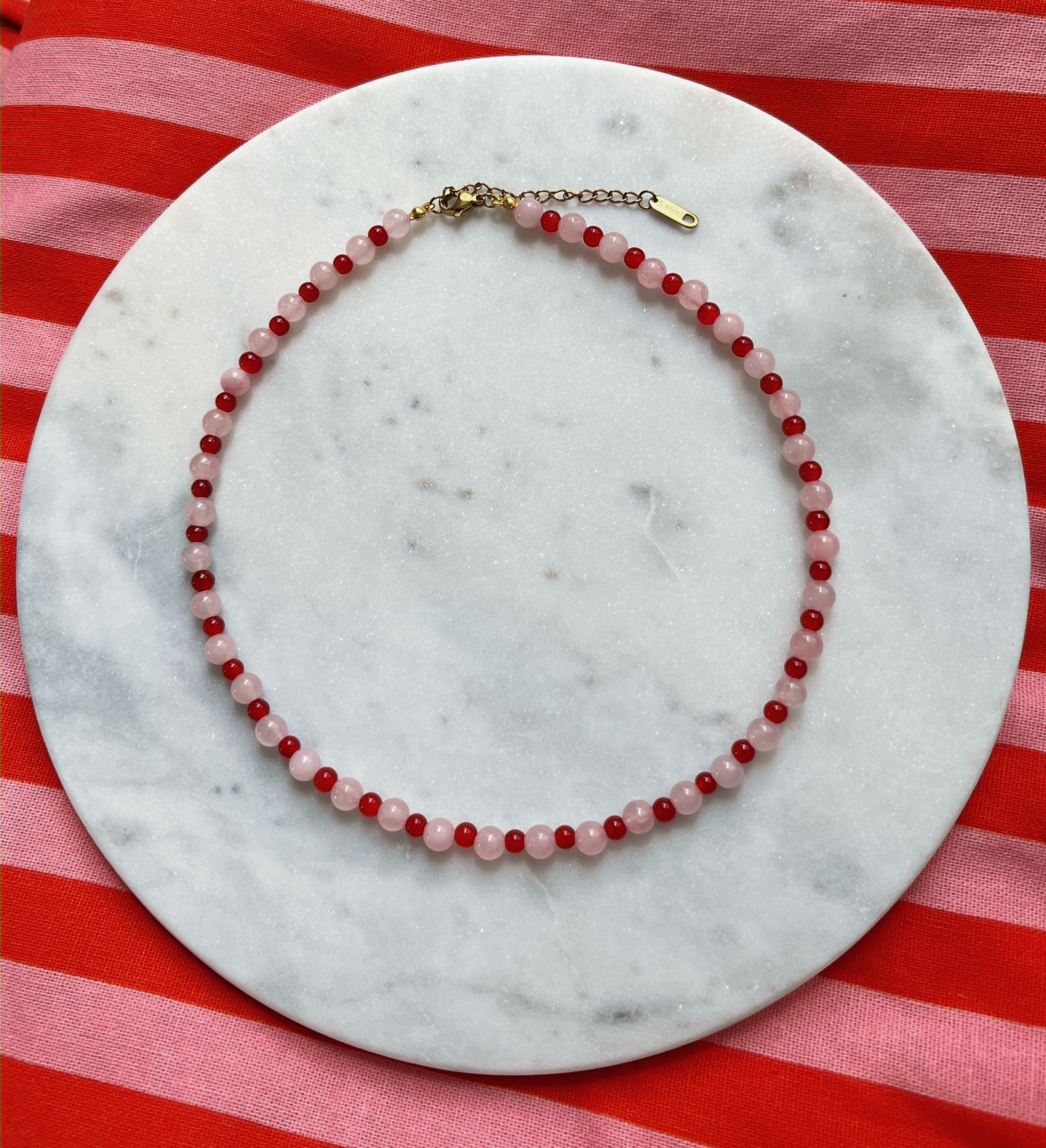 Czerwono różowe drażetki