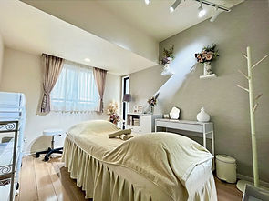 男性セラピストによる女性専用出張リラクゼーションサロン唯一のセラピスト