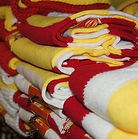 Unne rôôd-wit-gele sjaol