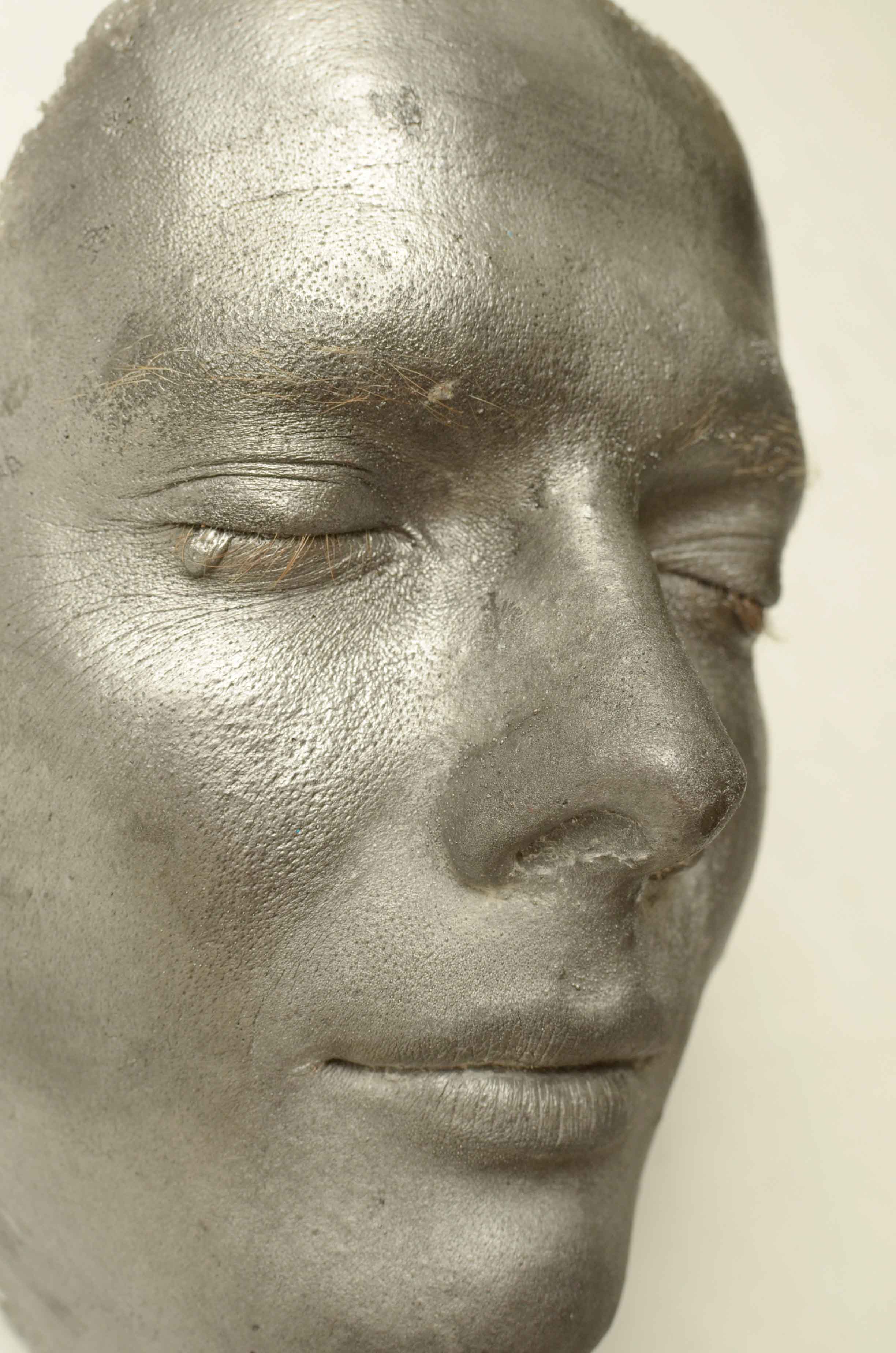 Side profile of face cast