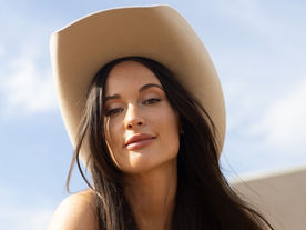 Kacey Musgraves Maps Out ‘Middle Of Nowhere Tour’ With Star-Studded Lineup and Coast-to-Coast Dates