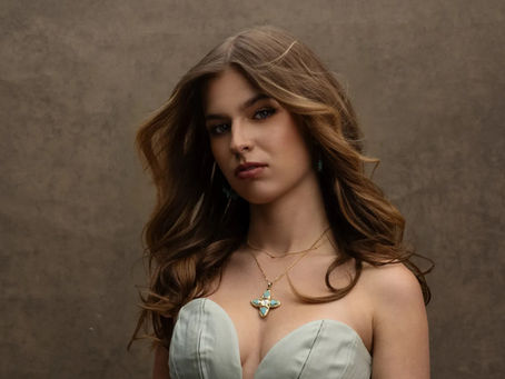 Naomi Jane Takes the Scenic Route on Bright, Bold Debut Album “Kinda Sorta Country”