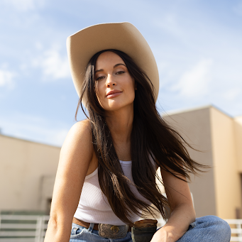 “Kacey Musgraves Announces ‘Middle of Nowhere’ Album, Teams Up With Miranda Lambert & Willie Nelson