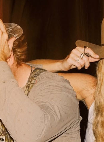 Lainey Wilson Lets Loose on “Kinda Love It," and Romantic Chaos Looks Good on Her