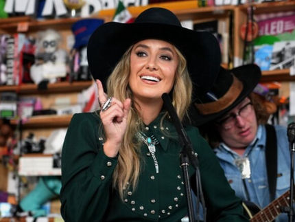 WATCH: Lainey Wilson Brings Her Southern Charm To NPR’s Tiny Desk Series