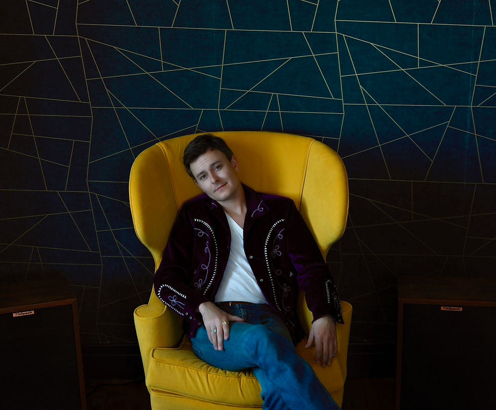 Dee White Opens Up About Heartbreak and Honesty Behind “Green River Rye” {EXCLUSIVE}