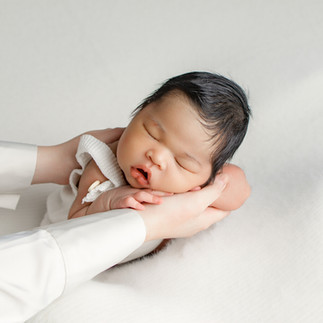 newborn baby photoshoot newborn family photography Werribee Western Suburbs Melbourne Near Me