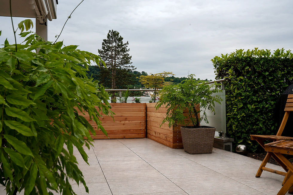 Gepflegte Terrasse und Garten in Luzern