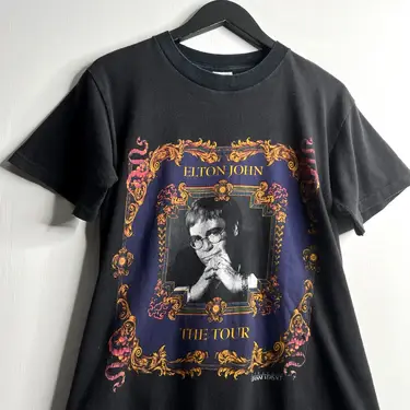 Thumbnail: 1992 Elton John