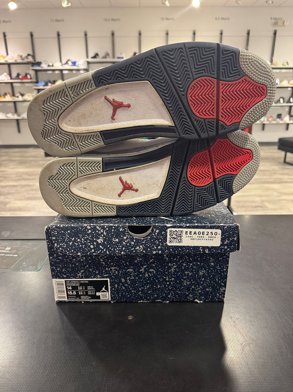 Thumbnail: USED Jordan 4 “Midnight Navy” size 14