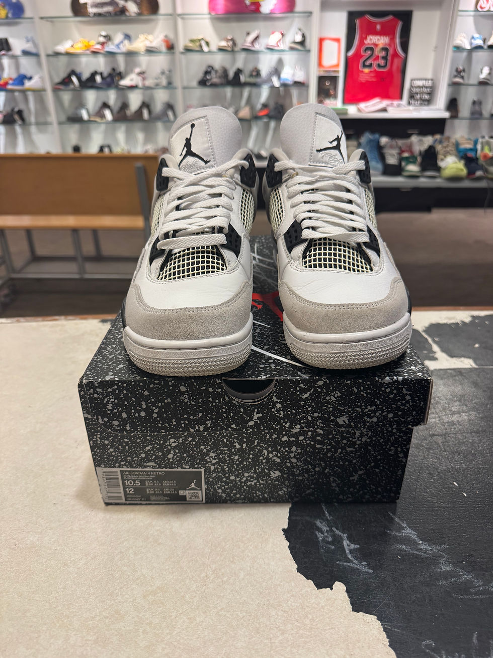 Thumbnail: USED Jordan 4 “Military Black” size 10.5