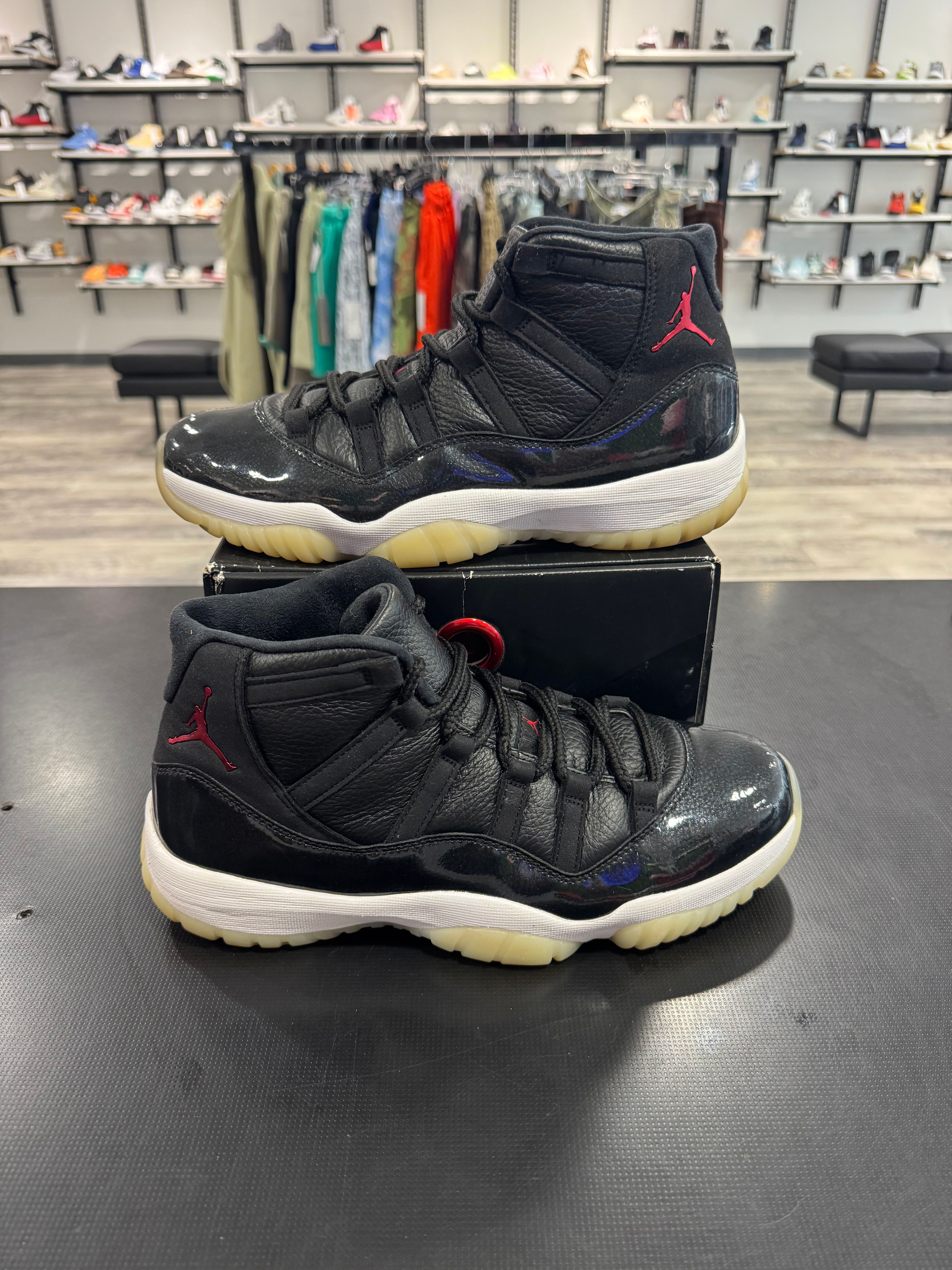 USED Jordan 11 “72-10” size 9.5