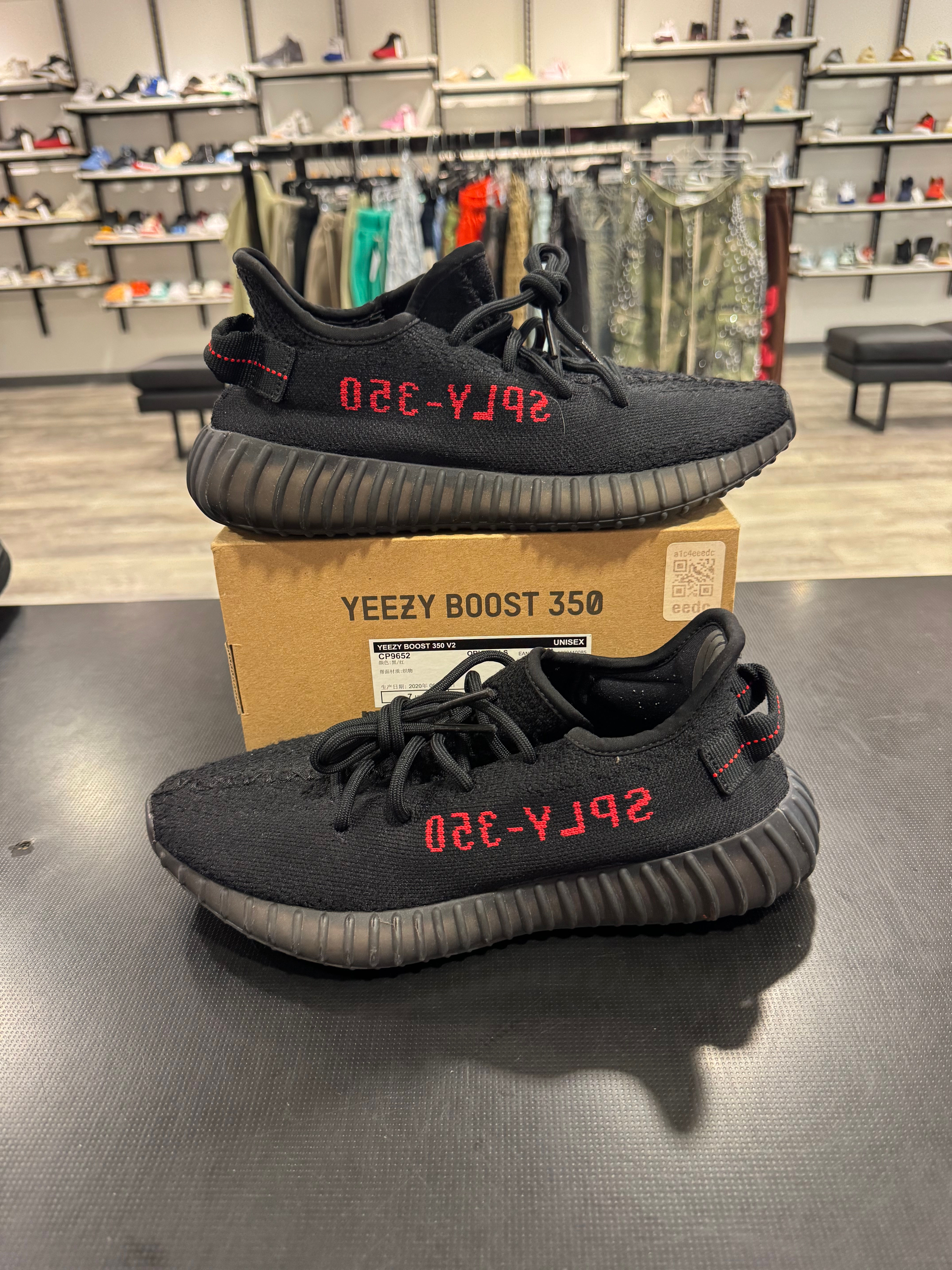 USED Yeezy 350 “Bred” size 7.5