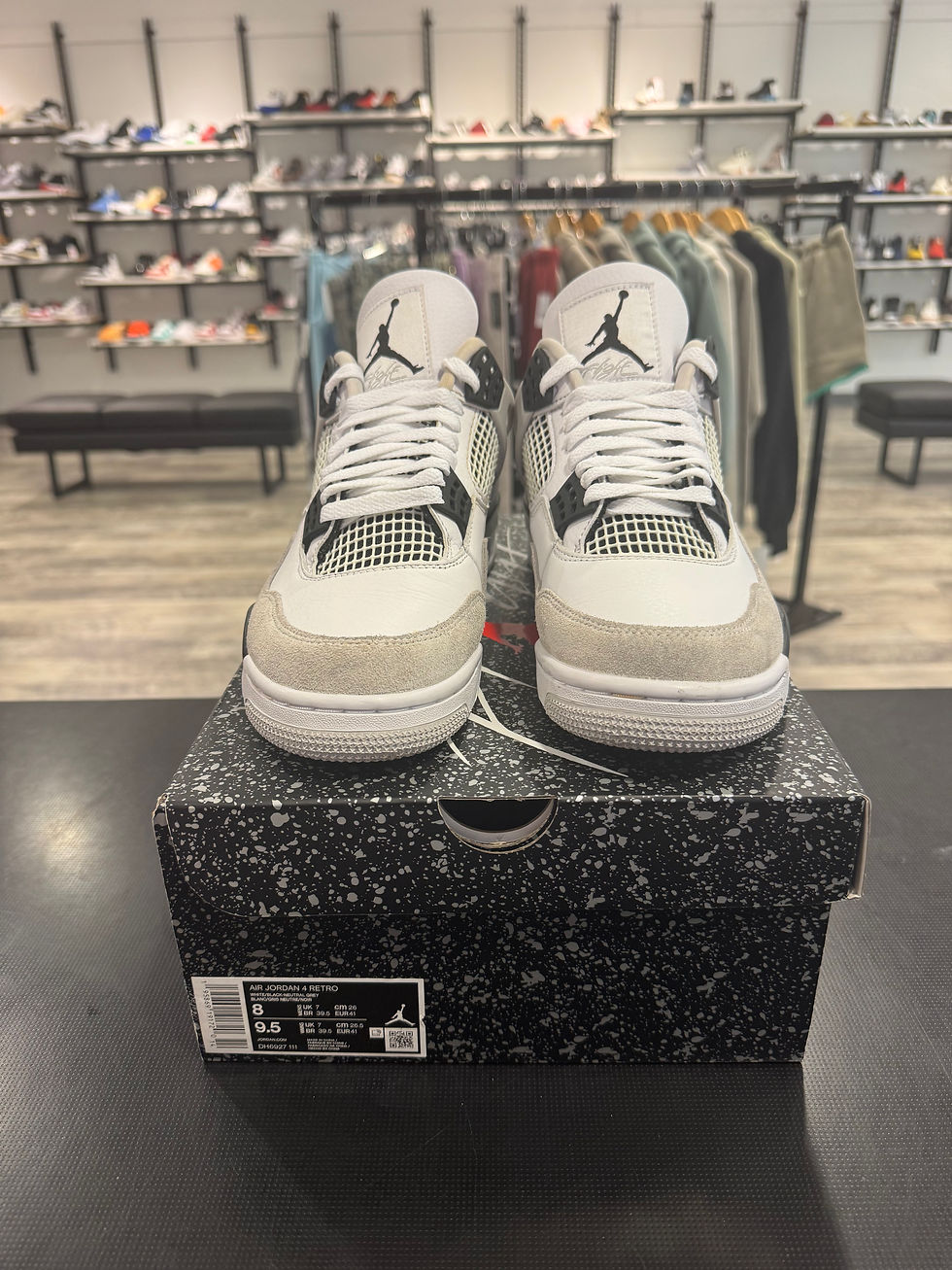 Thumbnail: USED Jordan 4 “Military Black” size 8