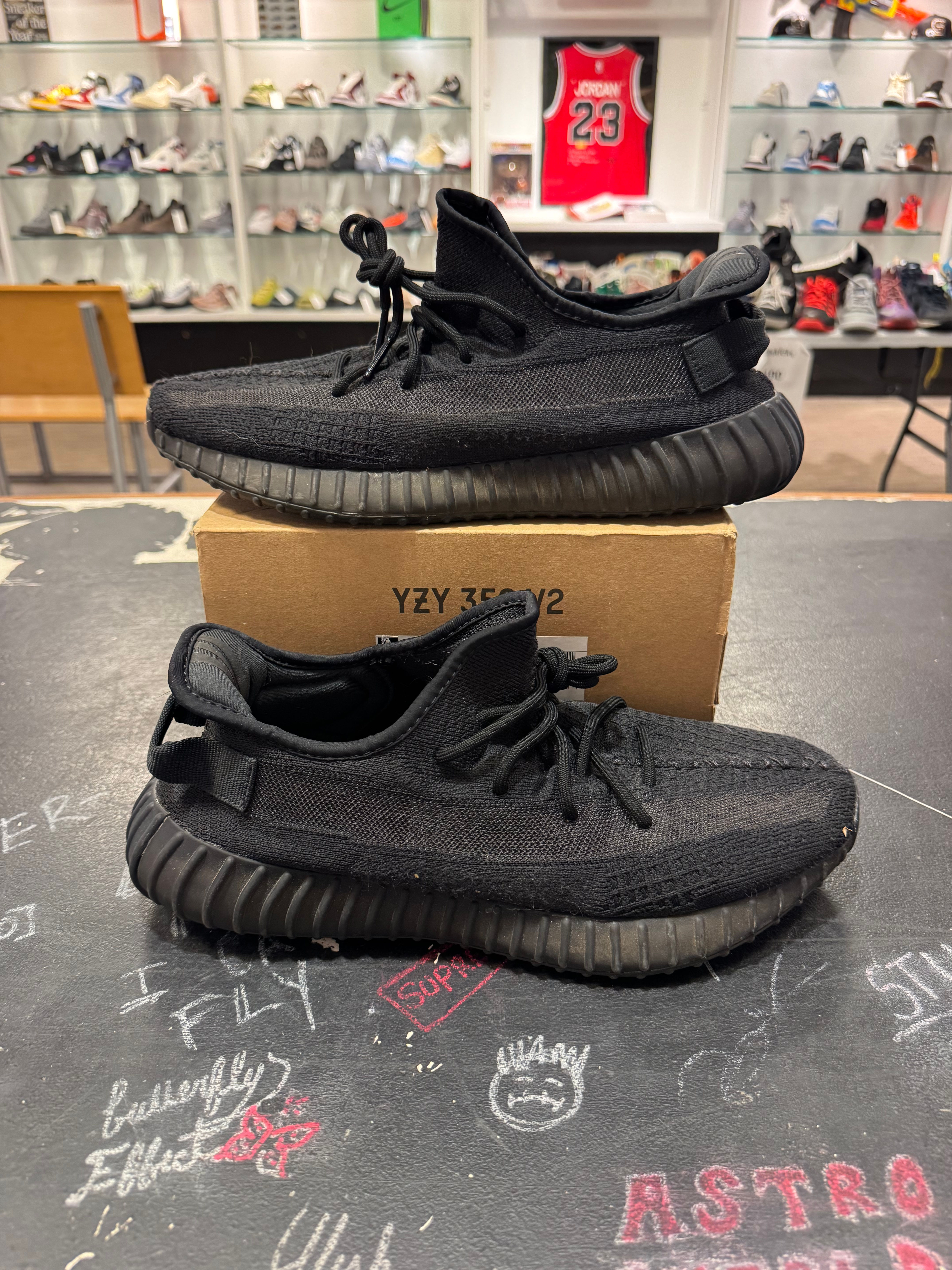 USED Yeezy 350 “Onyx” size 12.5