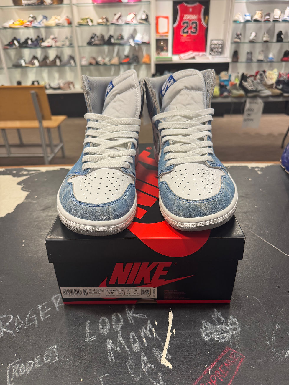 Thumbnail: USED Jordan 1 “Hyper Royal” size 12