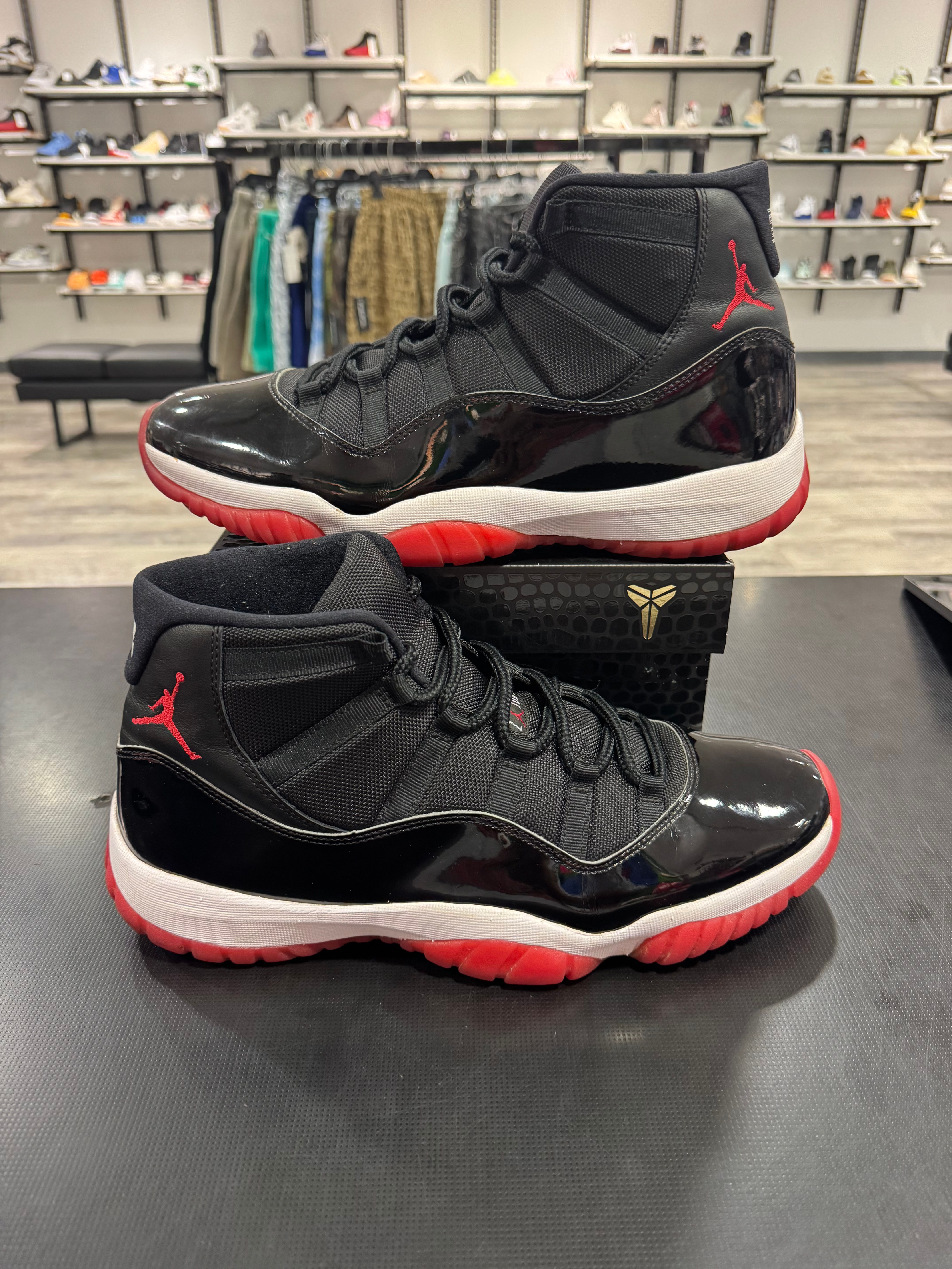 USED Jordan 11 “Bred” size 13