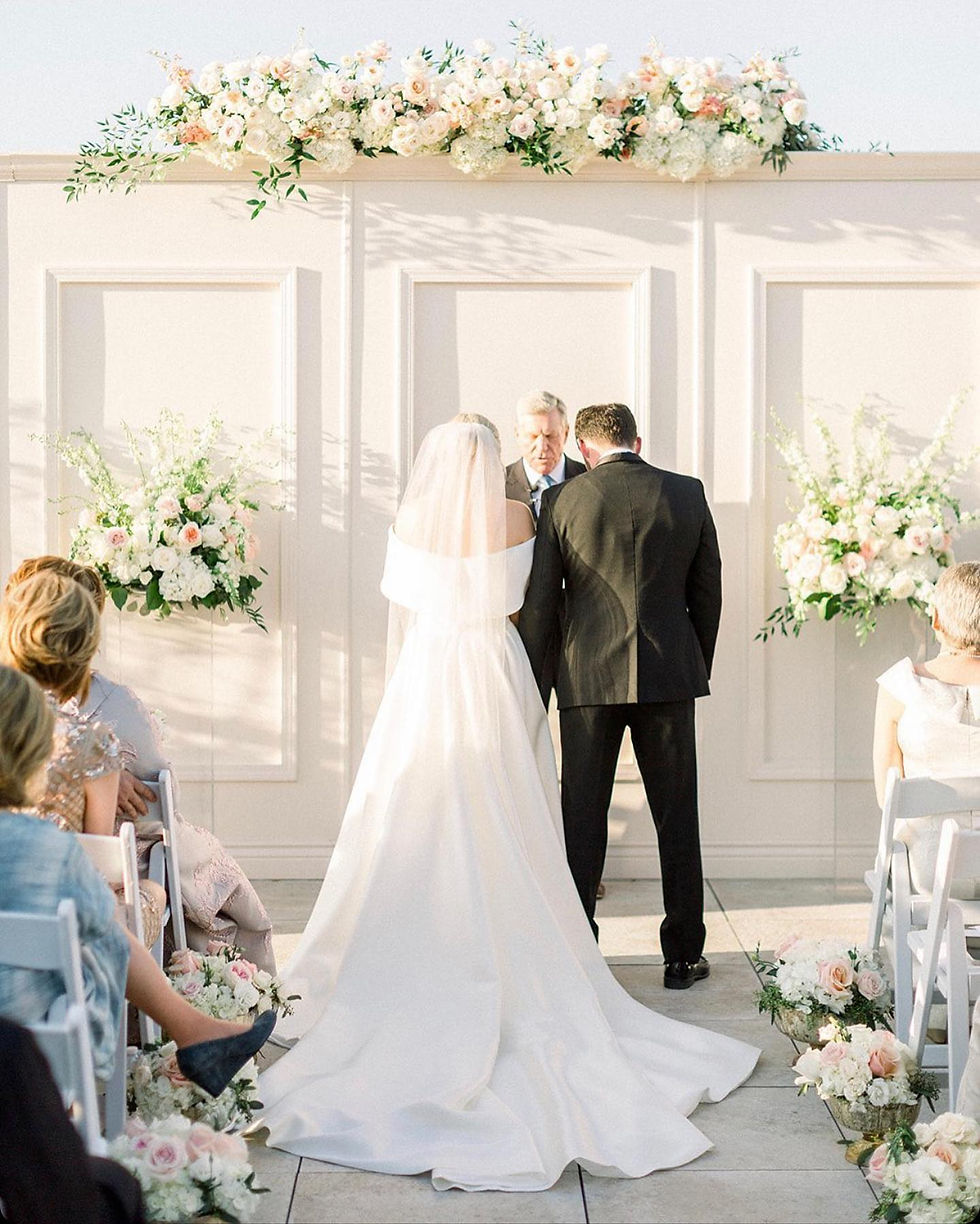 Wyeth Augustine Photography; Lavish Fleur; Wedding Flowers