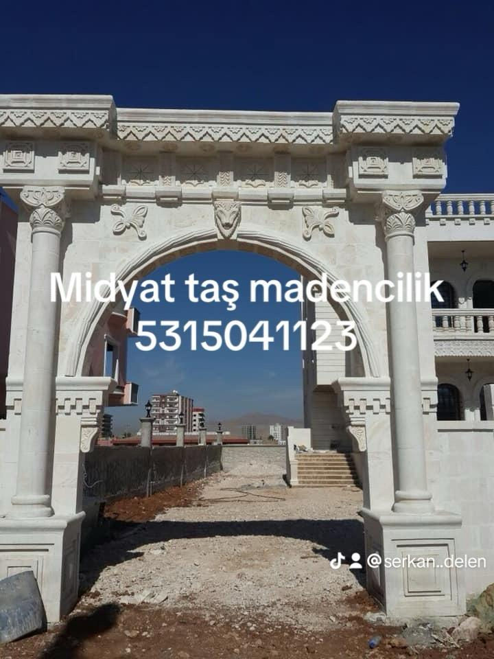 Taş Kapılar ve Kemerler