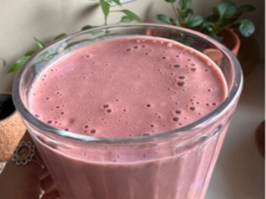 Smoothie de fresa con chocolate alto en proteína