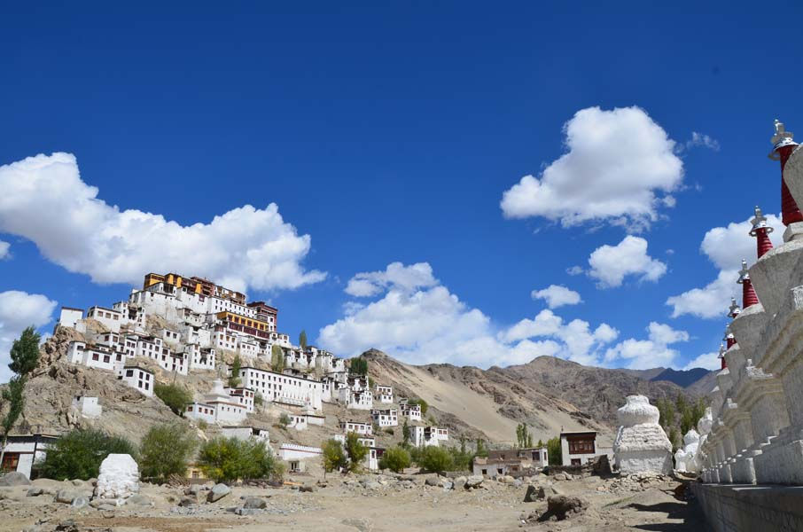 Visiting Ladakh - Surreal Trip along the Leh - Srinagar Highway