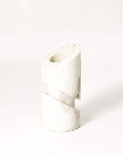 design-vase-musketeer-whitemarble