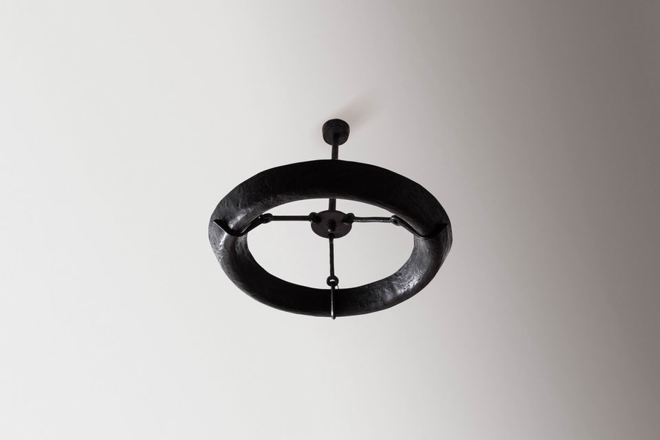 3.design-chandelier-eze-bronze-black
