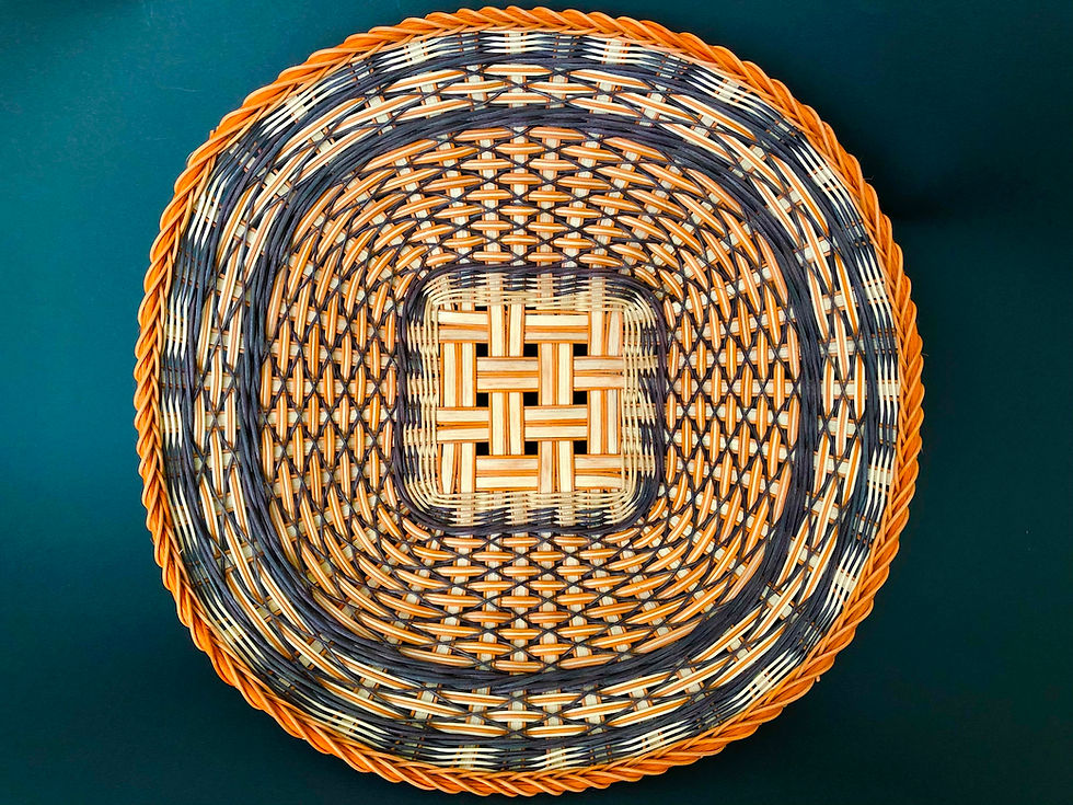 Plate Art with dyed rattan