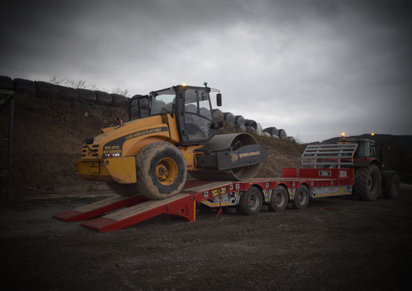 Power Engineering HD-34 LW Low Loader (1).JPG