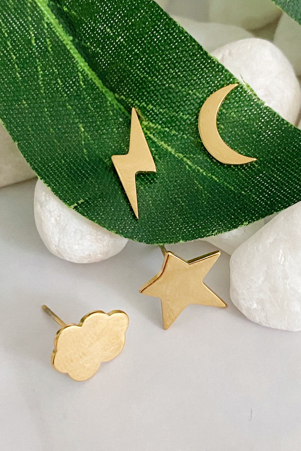 Thumbnail: Love the Sky Stud Earrings Set