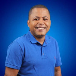 Candeias: Após denúncias Igreja Universal remove vereador Adailton Sales do corpo de pastores