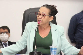 Vereadora Amiga Jú repudia atos antidemocráticos ocorridos no domingo em Brasília