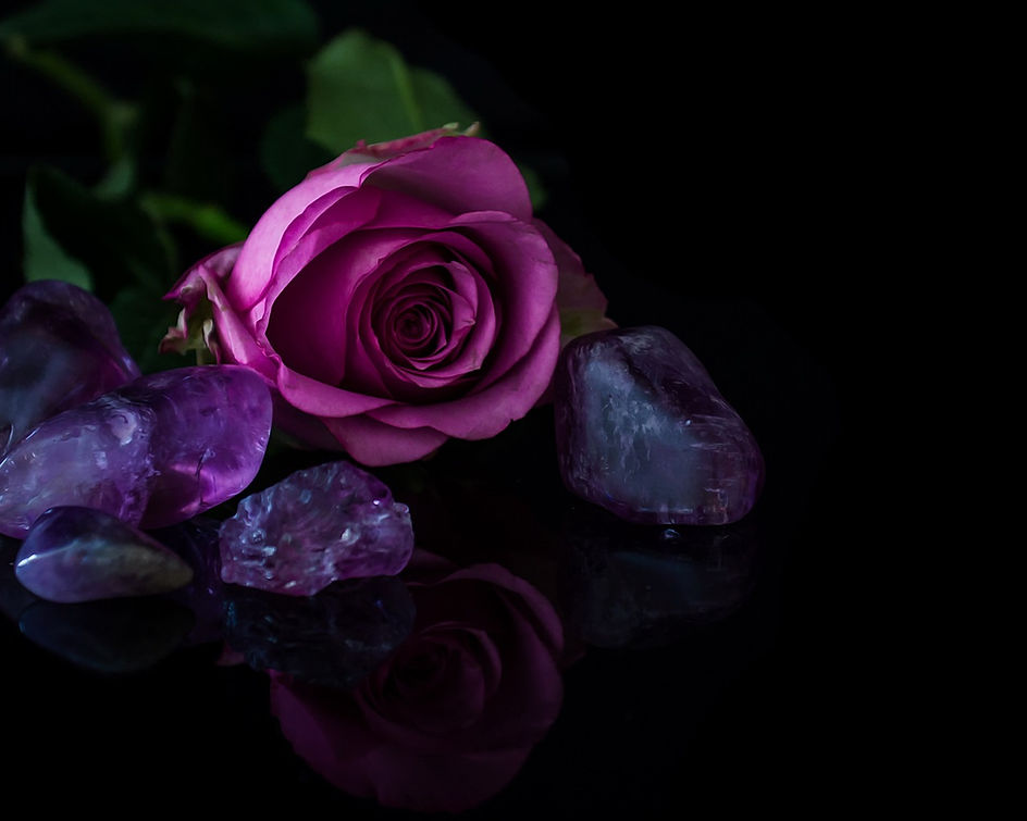 Pink-rose-stones-black-background_1280x1024.jpg