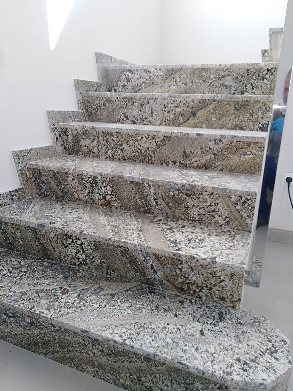 Escalera en Granito de Importación