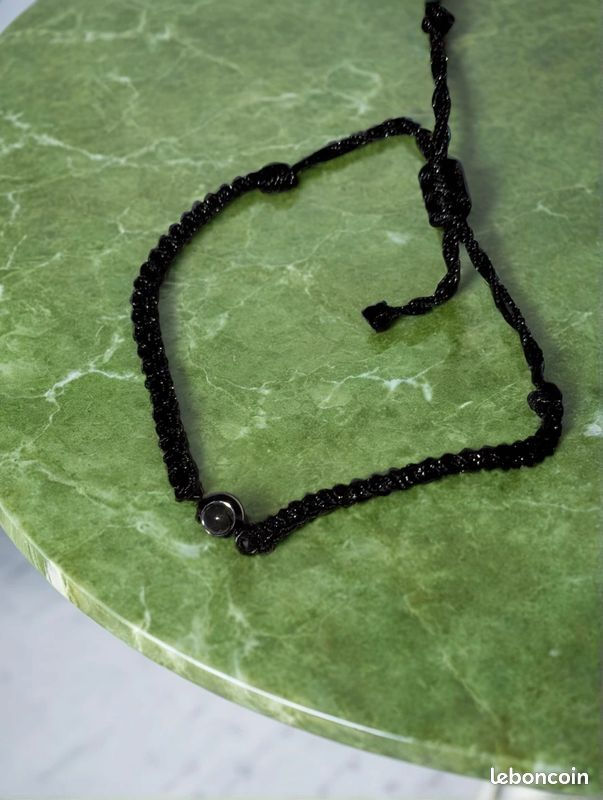 Miniature : Bracelet Tressé Noir avec Perle Centrale – Élégance et Simplicité