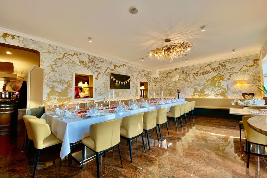 Festlich gedeckte Tafel im Restaurant Max’es