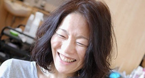 名古屋 縮毛矯正 人気。矯正毛でも「ふわふわパーマスタイル」に動くデザイン矯正。弥富・愛西・蟹江・北名古屋の画像検索1ページ目を独走する15年の実績。美容室サンローズ浦晃通。不自然な艶より、手触りと笑顔を優先する1ヶ月待ちの職人技を信じろだわ✨