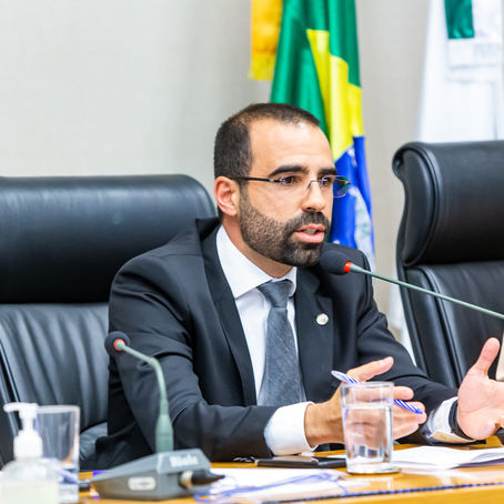"Refletem fora de casa o que aprendem dentro", diz Manzoni sobre alunos e violência contra professor
