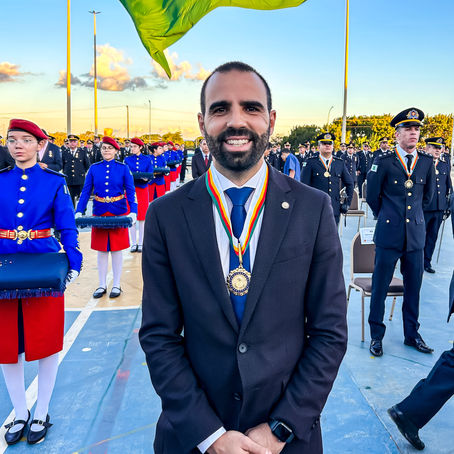 Deputado Thiago Manzoni recebe Medalha Tiradentes da PMDF