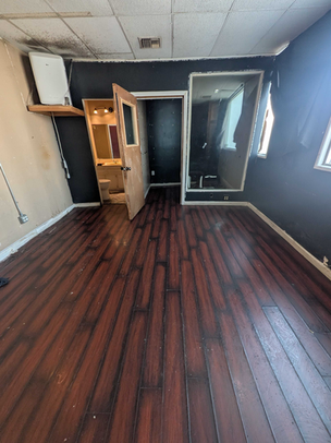 Royal 5 - Studio 25 