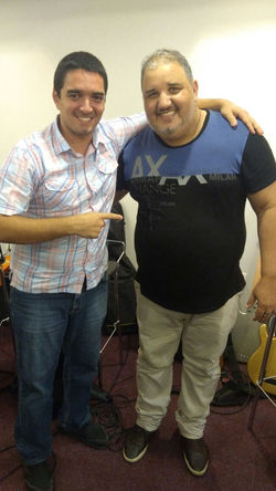 O baixista Rogério Dy Castro