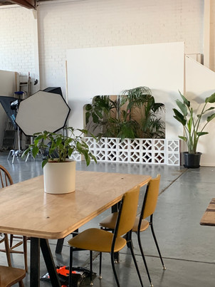 Lampoluce Studios - Eat and Watch