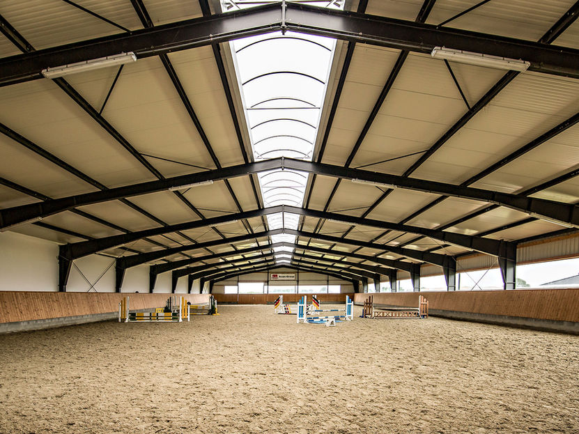 Reithalle mit Stallungen in Ostenfeld, Innenansicht