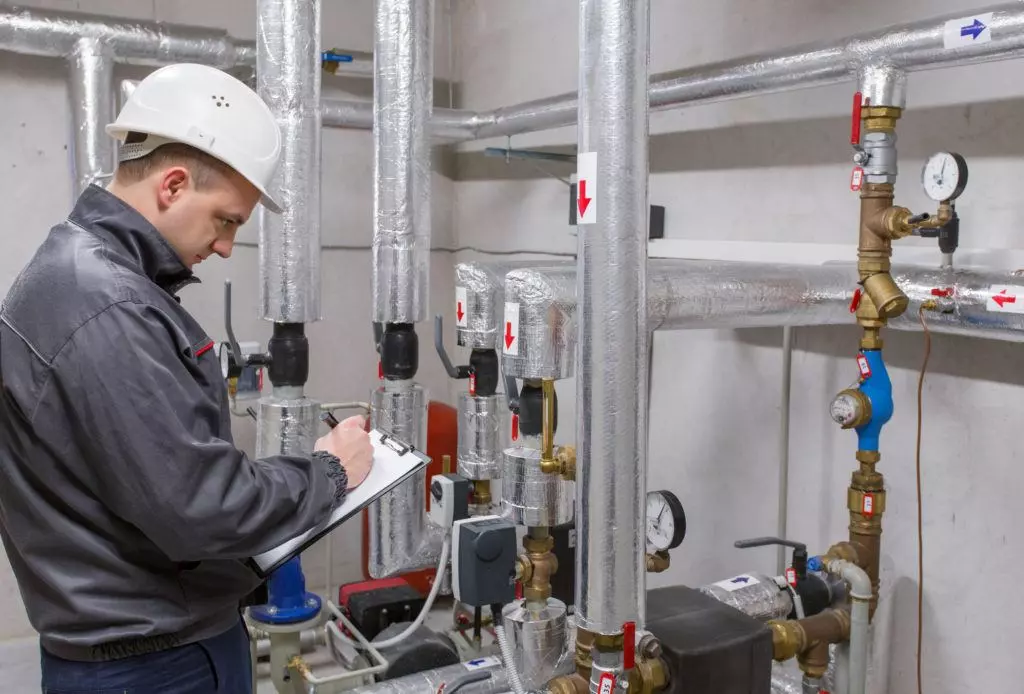 Differences between residential plumbing and commercial plumbing - work nature
