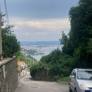 A steep hill down to the coast and Trieste