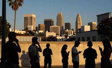 Why LA Chat Lines Still Make Sense in a Swipe Heavy World