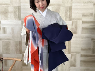 タンスに眠る着物を持つ私